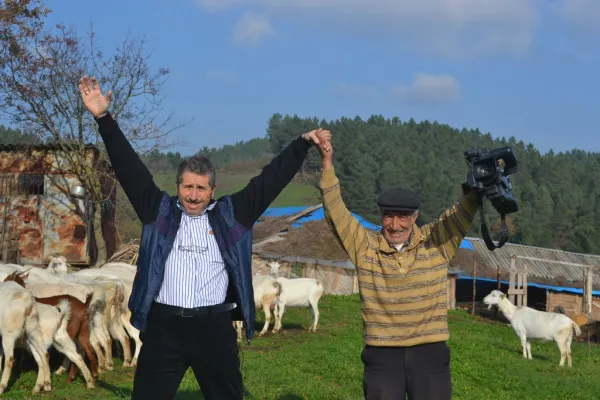 Çobanla Başbaşa Jenerik-3 ÇiftçiTV Pazar 17.00 Kadir Demircan 05366062730