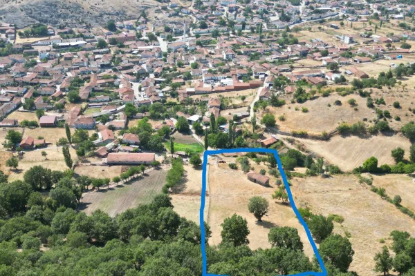 Keşif Arazi 6.065 m2 Köy İçi Çiftlik ve Arsa. Balıkesir Balya Dereköyude 135 ada 2 parsel.