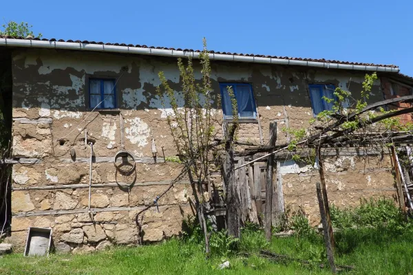 796 M2 Satılık Köy Evi ve Arsa. Keşif Arazi. Çanakkale Yenice