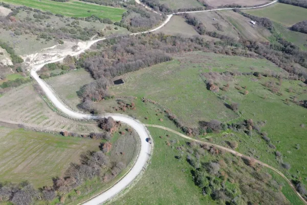 9.651 m2 Satılık Tarla eşif Arazi . Balıkesir Manyas Dura 0 ada 1240 parselde.
